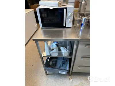 Rostfri bänk inklusive mikrovågsugn