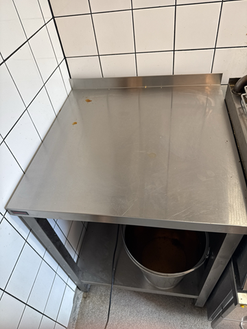 Rostfri bänk