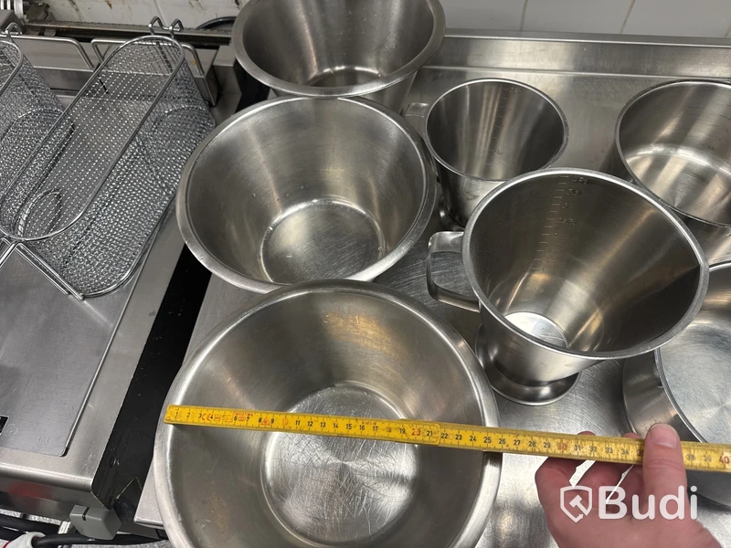 Kastruller samt kökstillbehör