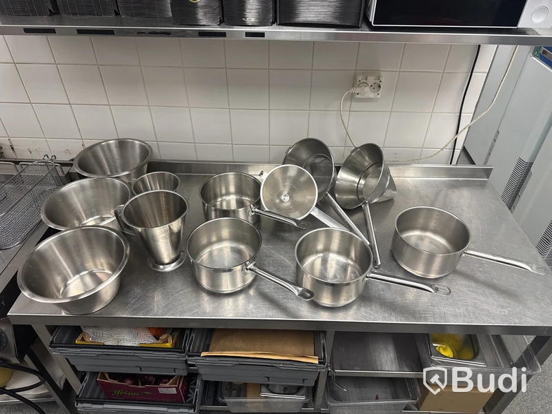 Kastruller samt kökstillbehör