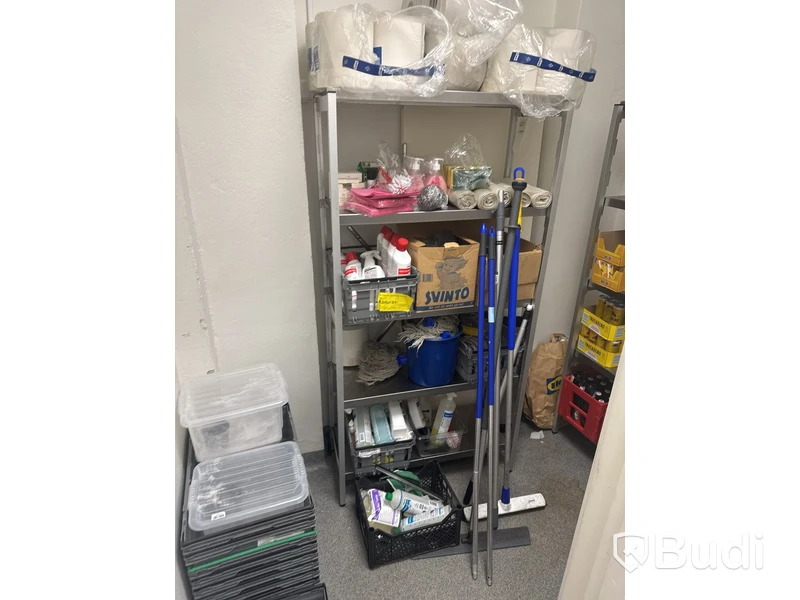 Parti med städ/rengörningsprodukter