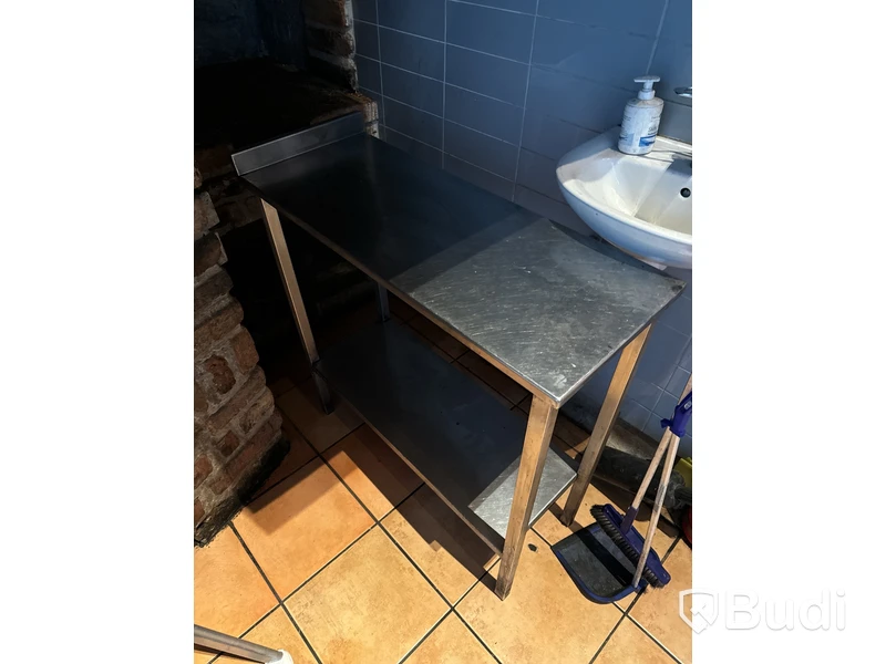 Rostfri bänk