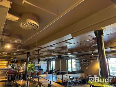 Spotlightsystem med ca 70 lampor och tillhörande skenor