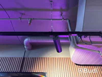Spotlightsystem med ca 70 lampor och tillhörande skenor