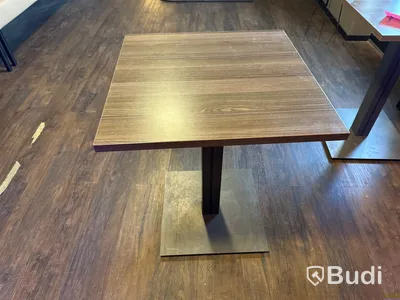 22 st. bruna stolar dansk design, 19 st. cafébord, kvadrat 50x50 cm