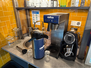 Lavazza kaffebryggare, termos och kaffekvarn