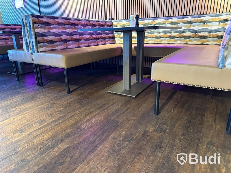 3 st. restaurang-soffgrupper med 3 st. bord