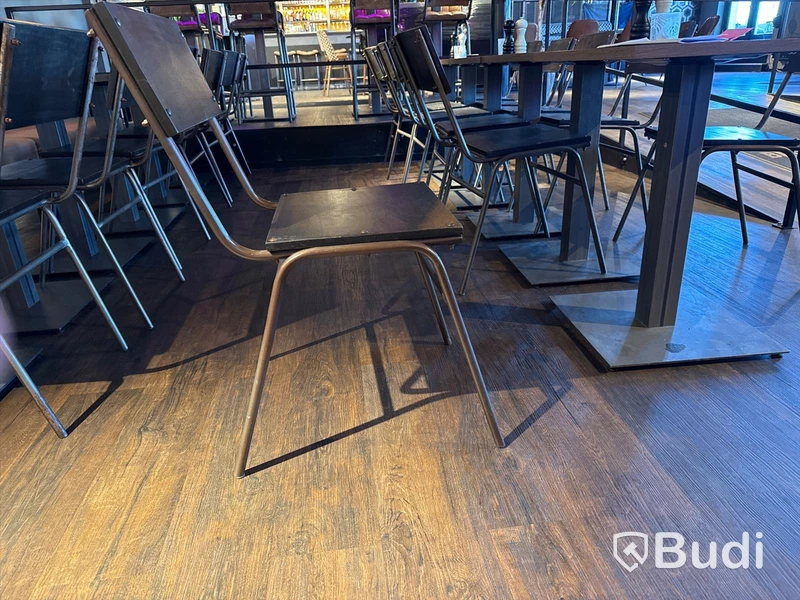 Restaurangmöbler: 22 st. designstolar, 15 st. cafébord