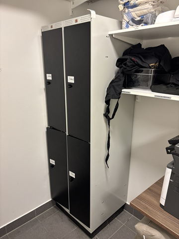 Klädskåp med 4 st fack AJ Produkter