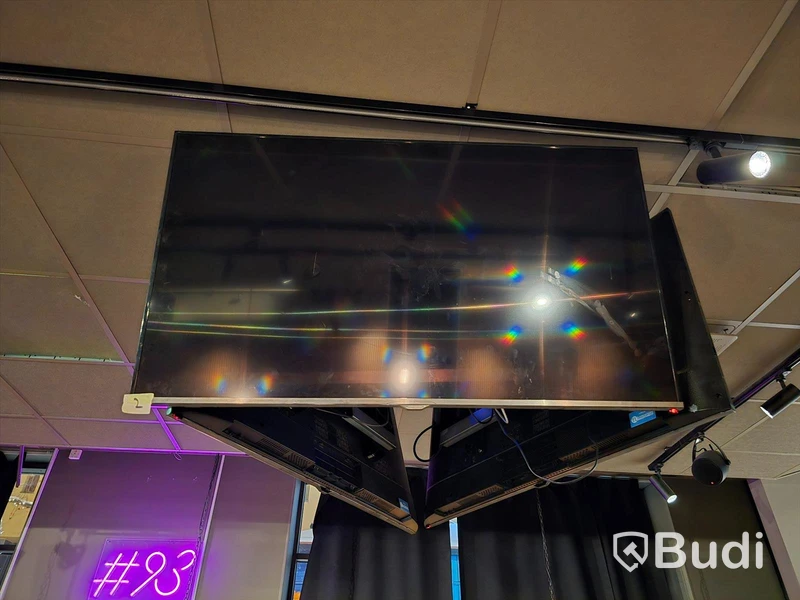3st. Samsung 48" TV med takfäste.