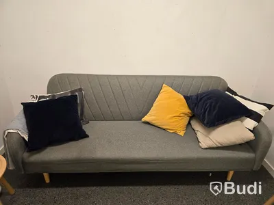 Bäddsoffa och div. möbler.