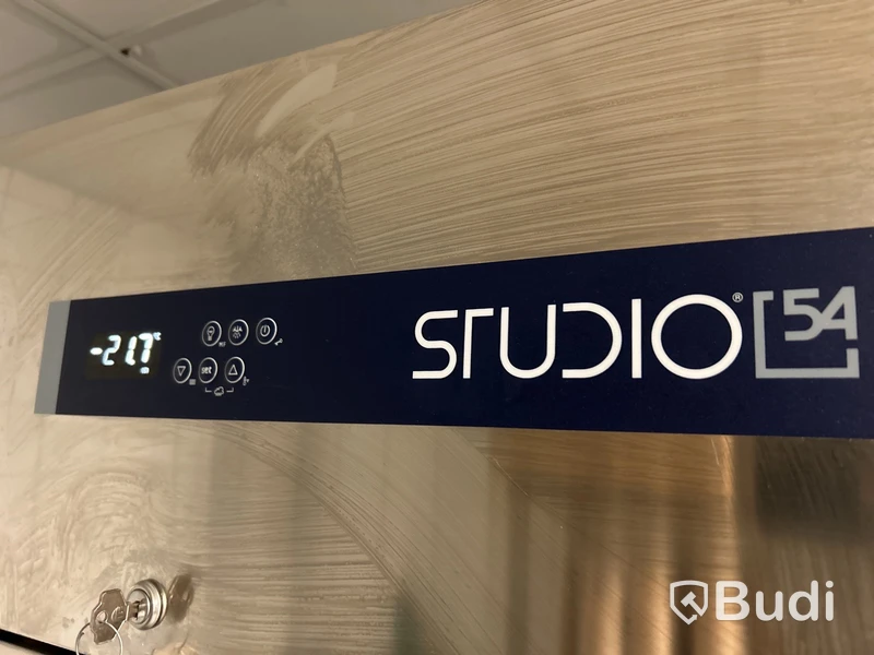 Frys studio54, OAS MT 700
