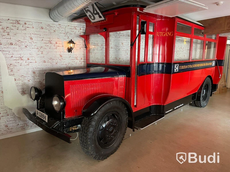 Bussreplika från spårvagnsmuseum på Södermalm i Stockholm