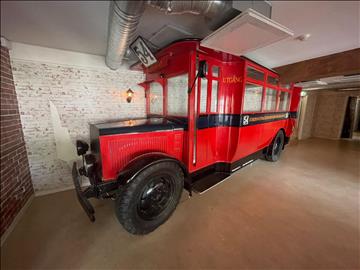 Bussreplika från spårvagnsmuseum på Södermalm i Stockholm