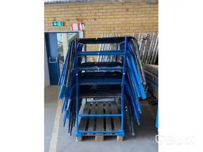 Gipsbockar på ställning ca 100st