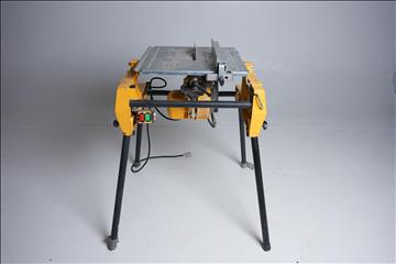 Kap- och gersåg - Dewalt, DW743, inkl. ben.