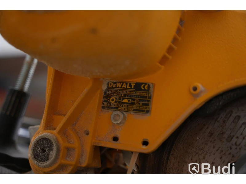 Kap- och gersåg - Dewalt, DW743, inkl. ben.
