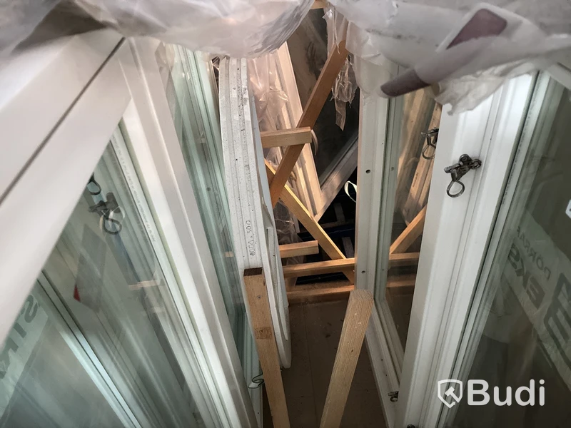 Stort parti fönster, dörrar & portar
