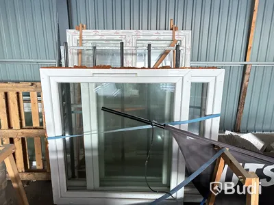 Stort parti fönster, dörrar & portar