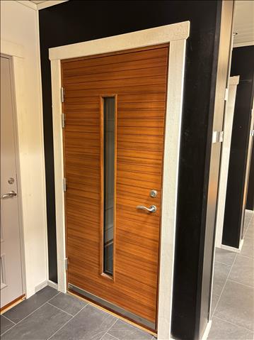 Ytterdörr Lurs Värmdö Teak 10x21 vänster