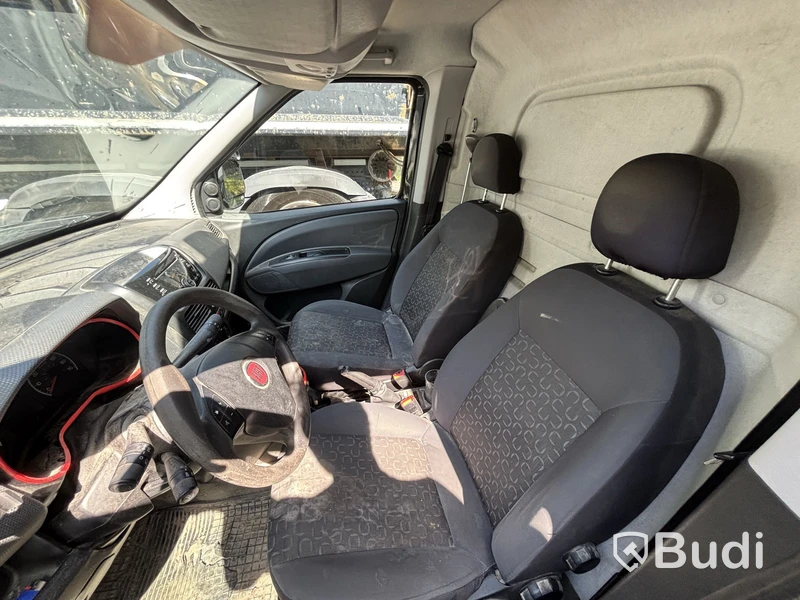 Skåpbil Fiat Doblo Multijet DPF 1.3 -2014 | Reparationsobjekt