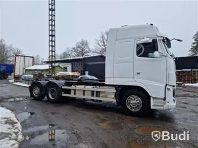 Lastbil Volvo FH16 6X2, 2013 Mätarställning (km): 623718 Tillverkare: Hiab