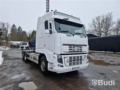Lastbil Volvo FH16 6X2, 2013 Mätarställning (km): 623718 Tillverkare: Hiab