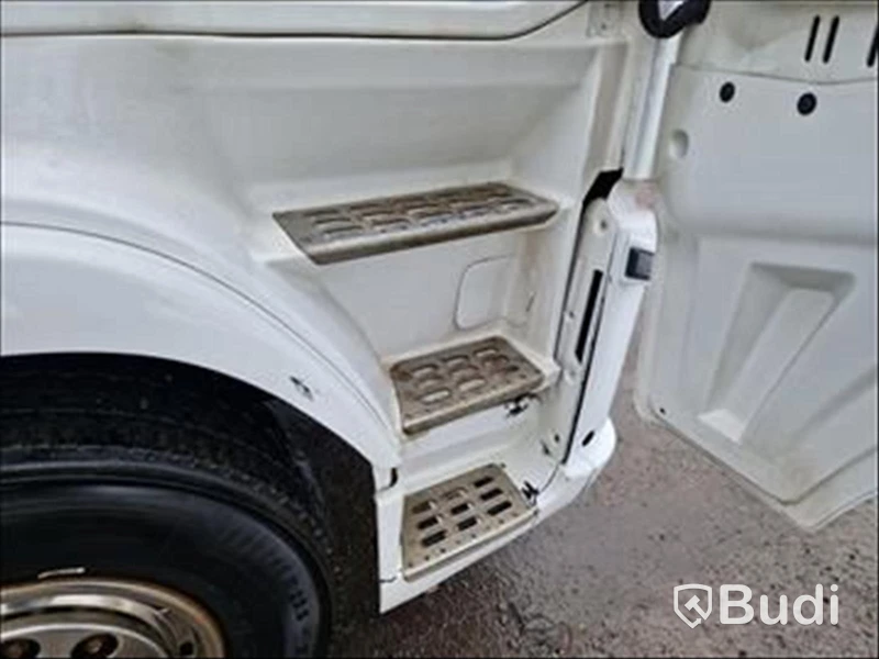 Lastbil Volvo FH16 6X2, 2013 Mätarställning (km): 623718 Tillverkare: Hiab
