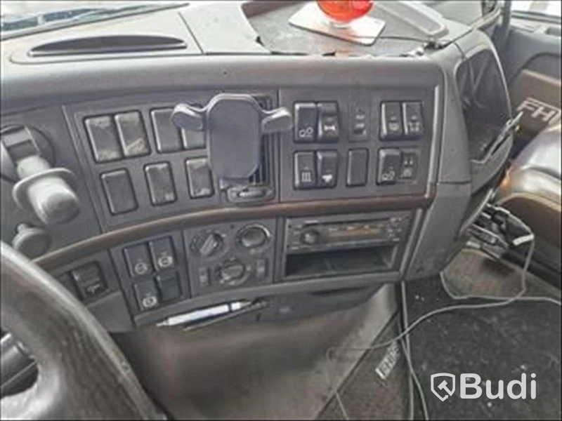 Lastbil Volvo FH16 6X2, 2013 Mätarställning (km): 623718 Tillverkare: Hiab