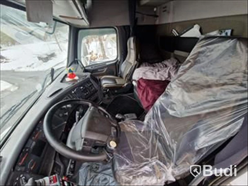 Lastbil Volvo FH16 6X2, 2013 Mätarställning (km): 623718 Tillverkare: Hiab