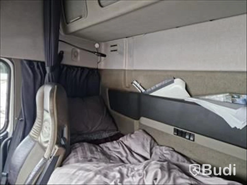 Lastbil Volvo FH16 6X2, 2013 Mätarställning (km): 623718 Tillverkare: Hiab