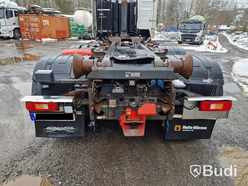 Lastbil Volvo FH16 6X2, 2013 Mätarställning (km): 623718 Tillverkare: Hiab