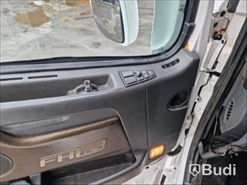 Lastbil Volvo FH16 6X2, 2013 Mätarställning (km): 623718 Tillverkare: Hiab
