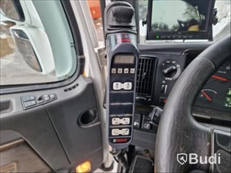 Lastbil Volvo FH16 6X2, 2013 Mätarställning (km): 623718 Tillverkare: Hiab