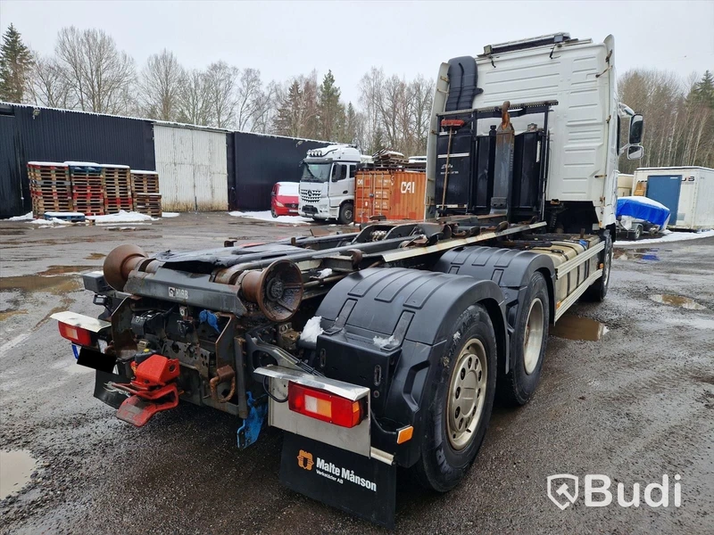 Lastbil Volvo FH16 6X2, 2013 Mätarställning (km): 623718 Tillverkare: Hiab