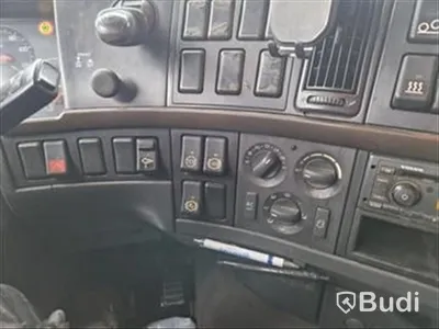 Lastbil Volvo FH16 6X2, 2013 Mätarställning (km): 623718 Tillverkare: Hiab