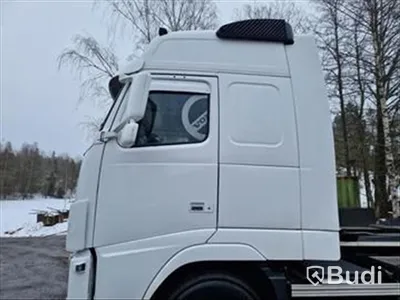 Lastbil Volvo FH16 6X2, 2013 Mätarställning (km): 623718 Tillverkare: Hiab