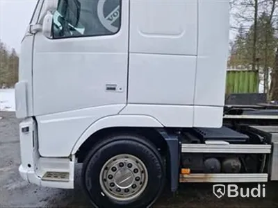 Lastbil Volvo FH16 6X2, 2013 Mätarställning (km): 623718 Tillverkare: Hiab