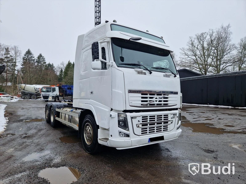 Lastbil Volvo FH16 6X2, 2013 Mätarställning (km): 623718 Tillverkare: Hiab