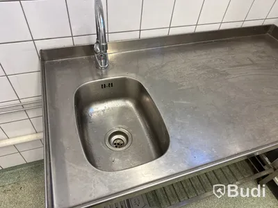 Rostfri diskbänk med blandare