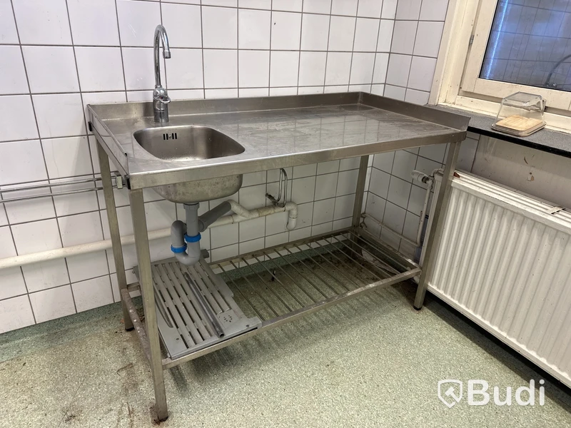 Rostfri diskbänk med blandare