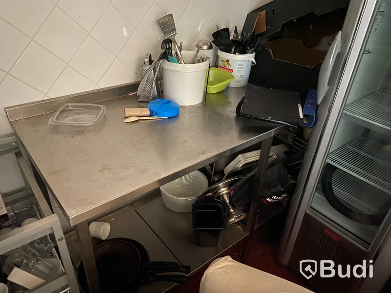 Arbetsbänk i rostfritt