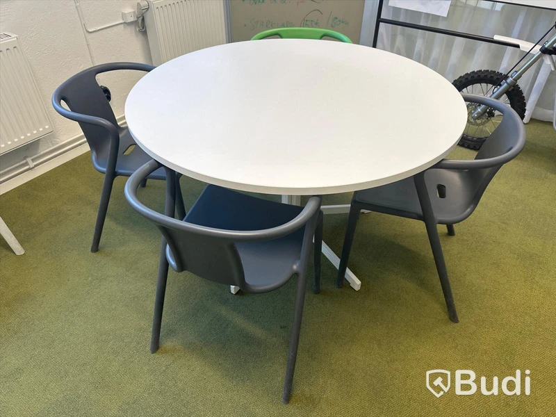Runt bord med 4 st designstolar - MAGIS Air-armchair