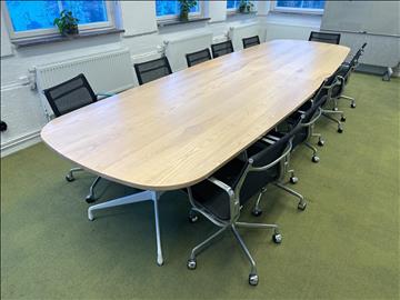 Stort konferensbord och 11 st stolar, Herman Miller Eames