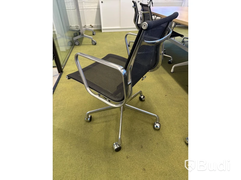 Stort konferensbord och 11 st stolar, Herman Miller Eames