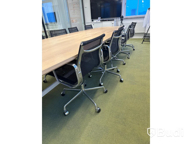 Stort konferensbord och 11 st stolar, Herman Miller Eames