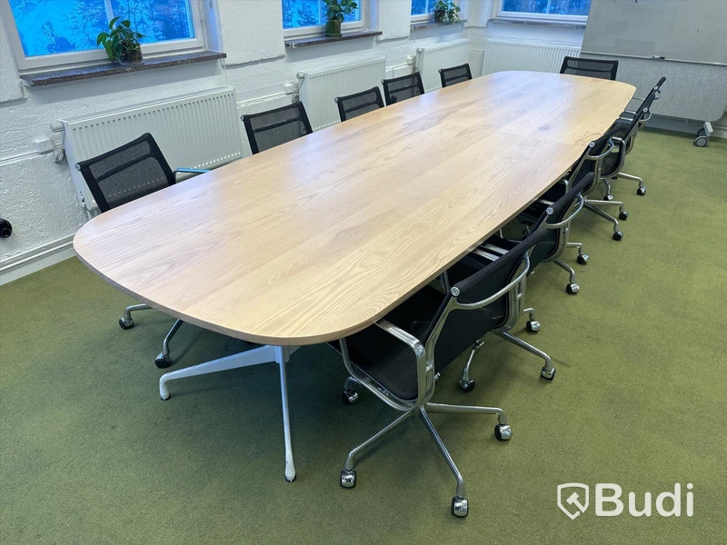 Stort konferensbord och 11 st stolar, Herman Miller Eames