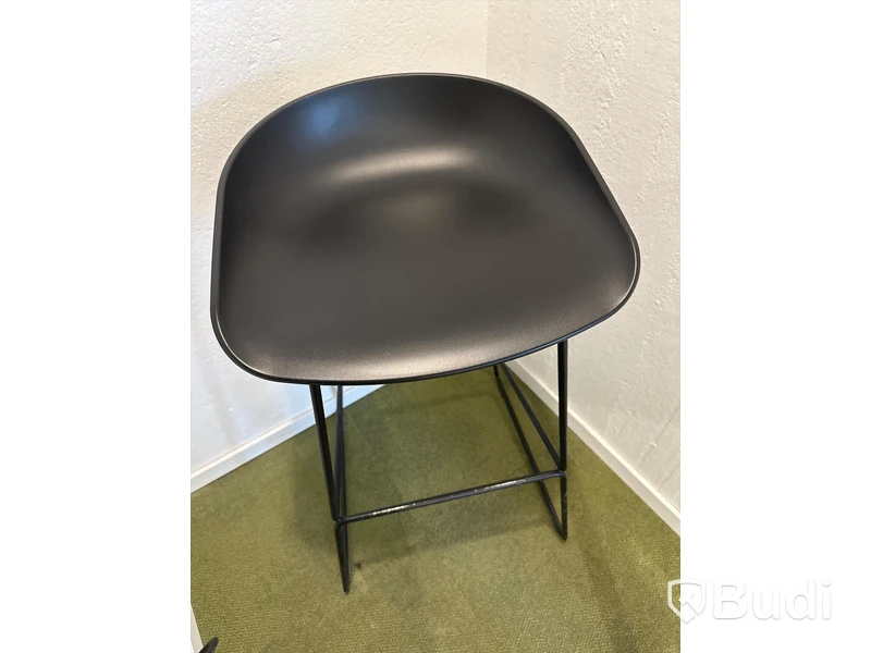 Barbord, metall och barstol, HAY