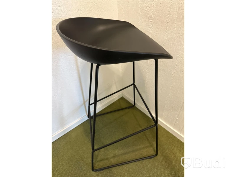 Barbord, metall och barstol, HAY