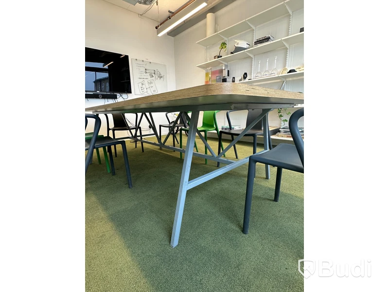 Konferensbord och 7 st designstolar , MAGIS Air-Armchair